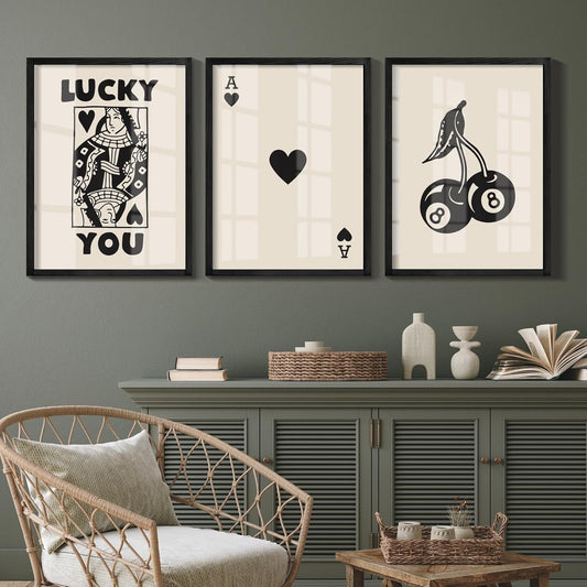 Retro Poker Prints: Queen of Hearts Wall Decor-0