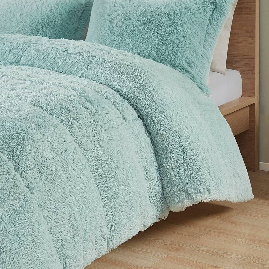 Twin/Twin XL Soft Sherpa Faux Fur 2-Piece Comforter Set in Light Teal Blue-2