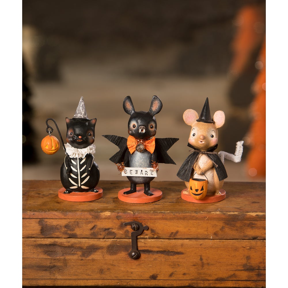 Skeleton Cat with Lantern by Bethany Lowe Designs-3