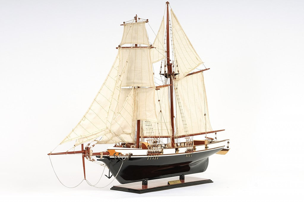 26" Black and White Solid Wood Hand Painted p-Oxybis(benzenesulfonyl hydrazide) Model Boat-6