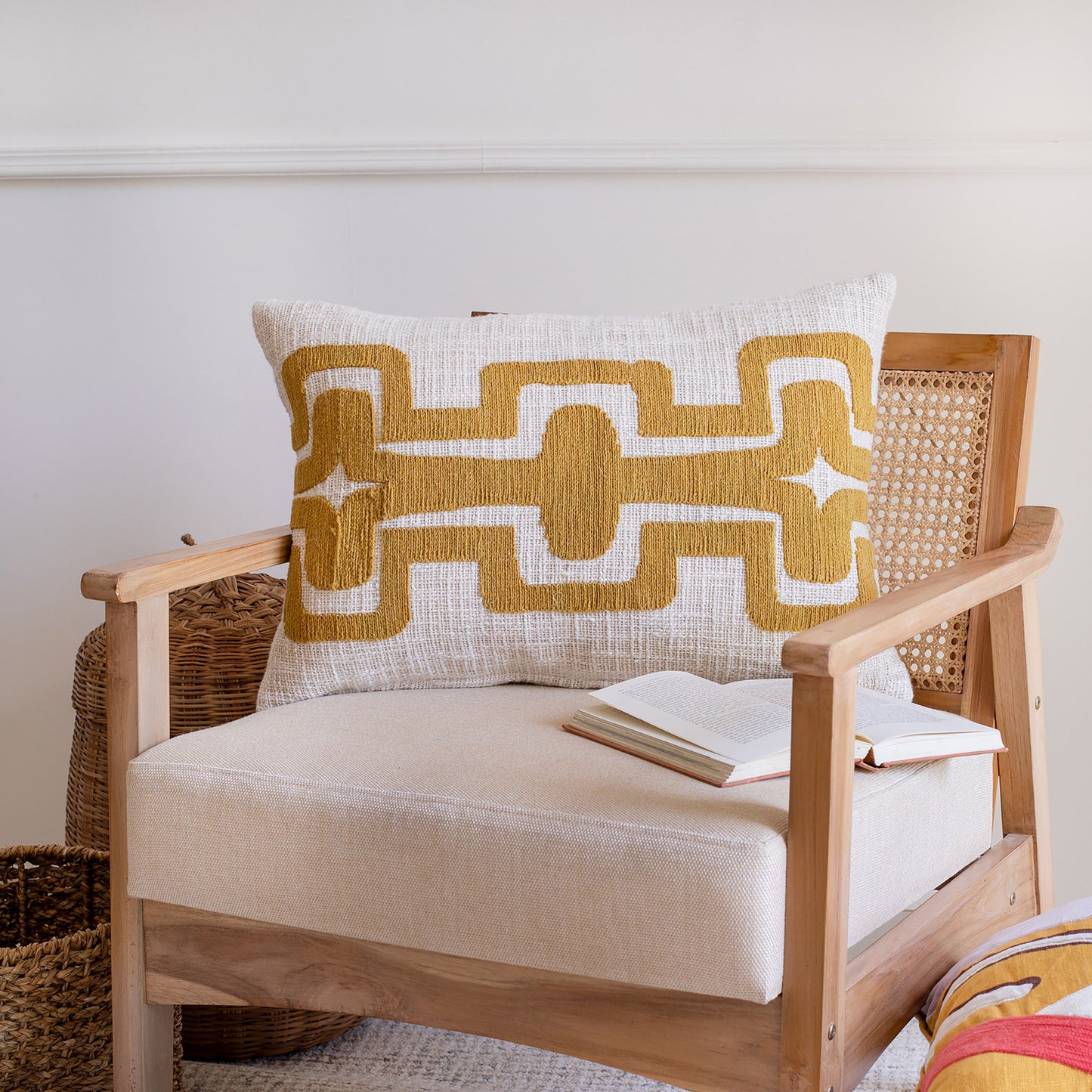 16" X 24" Yellow And Ivory 100% Cotton Geometric Zippered Pillow-8