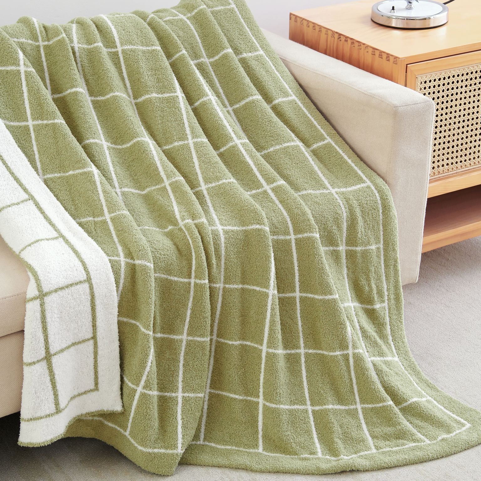 50" X 60" Green and White Fleece Knitted Geometric Plush Throw Blanket-4