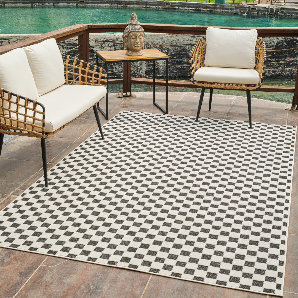 6' X 9' Black and White Geometric Distressed Indoor Outdoor Area Rug-7