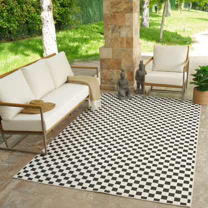 6' X 9' Black and White Geometric Distressed Indoor Outdoor Area Rug-6