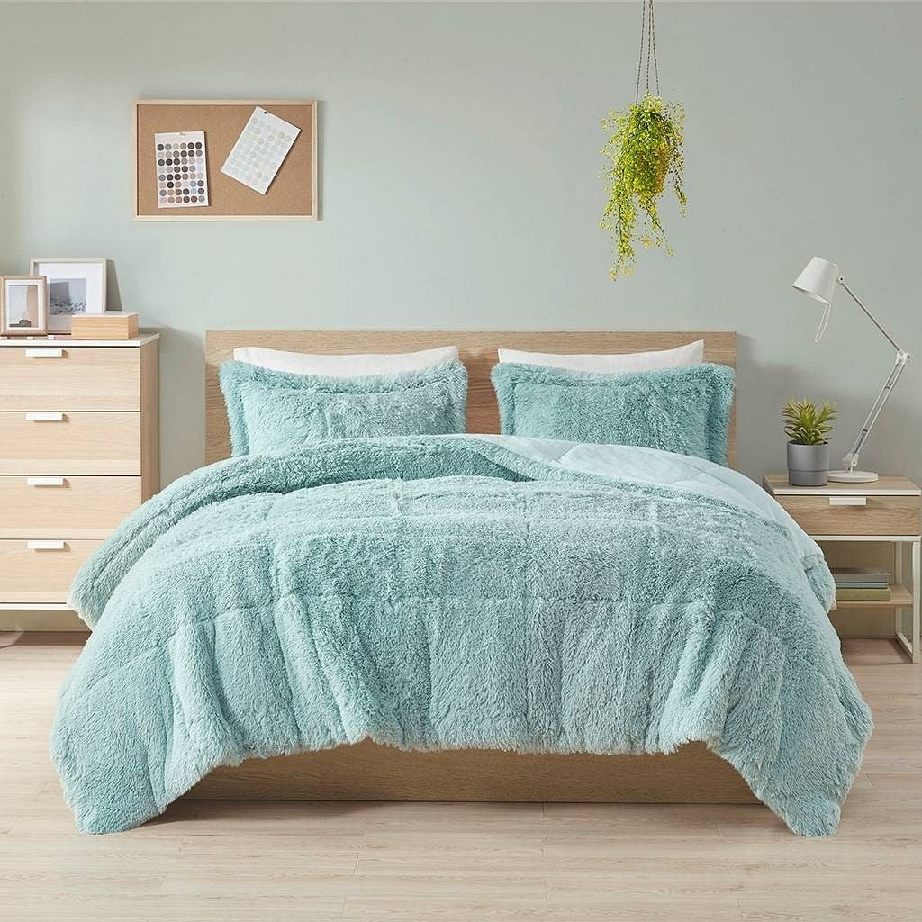 Full/Queen Soft Sherpa Faux Fur 3-Piece Comforter Set in Light Teal Blue-2