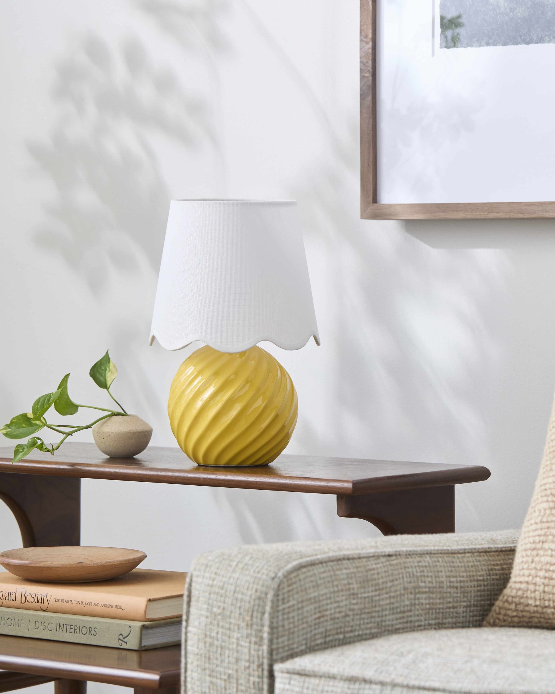 Gestalgar Table Lamp-1