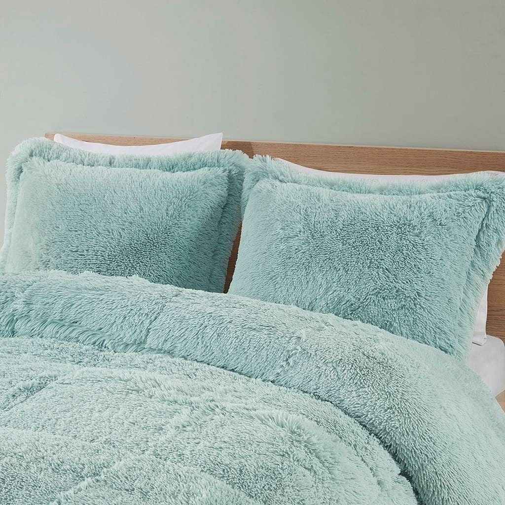 King/CAL King Soft Sherpa Faux Fur 3-Piece Comforter Set in Light Teal Blue-1