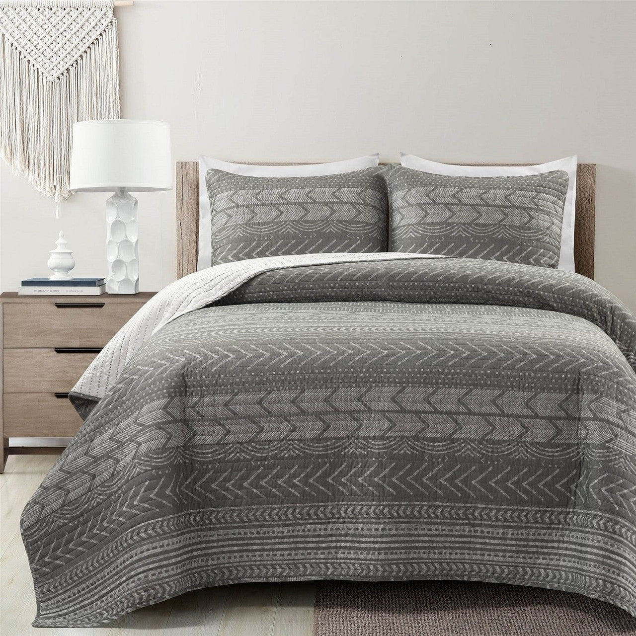 King Size Scandinavian Dark Grey Chevron Stripe Reversible Cotton Quilt Set-2
